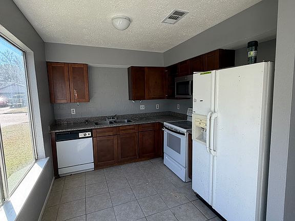 3rd image of 19310 Cypress Canyon Dr