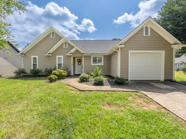 9200 Merlot Ln, Charlotte, NC 28269