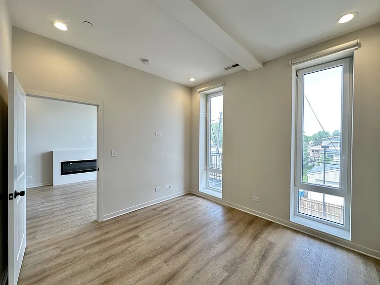 6340 W Belmont Ave #302 — Photo 17
