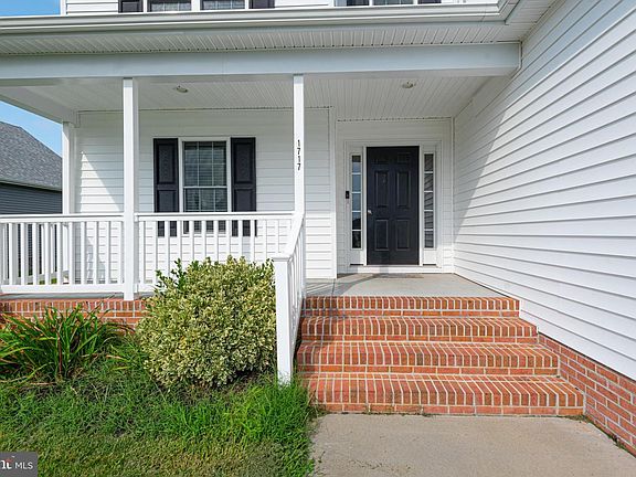 4th image of 1717 Cedar St