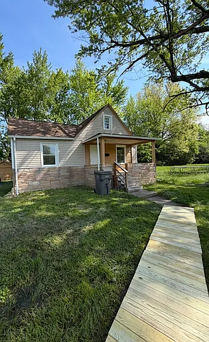 570 Almyra Ave Photo 1