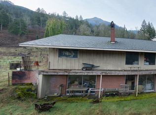 820 SE Frontage Rd, Cascade Locks, OR 97014