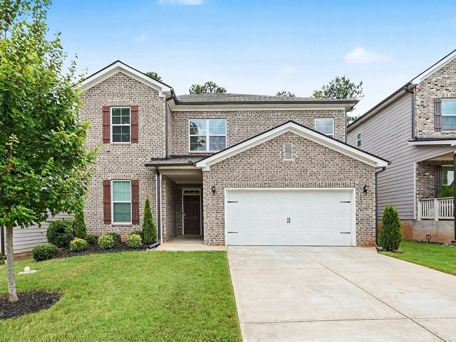 170 Glen Abbey Circle — Photo 2