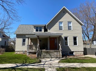 1521 Oakes St, Marinette, WI 54143