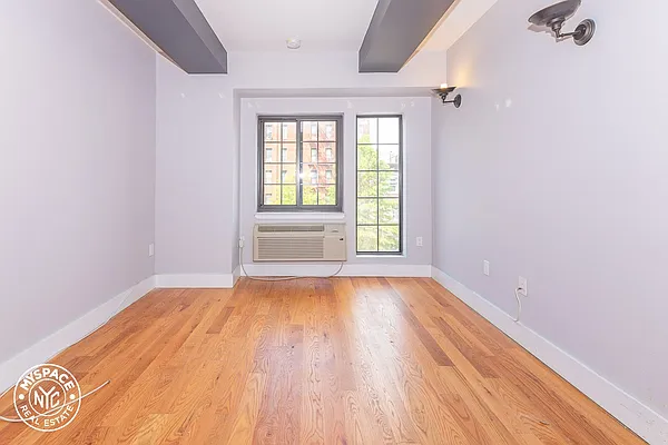 Rented by MySpaceNYC | media 22