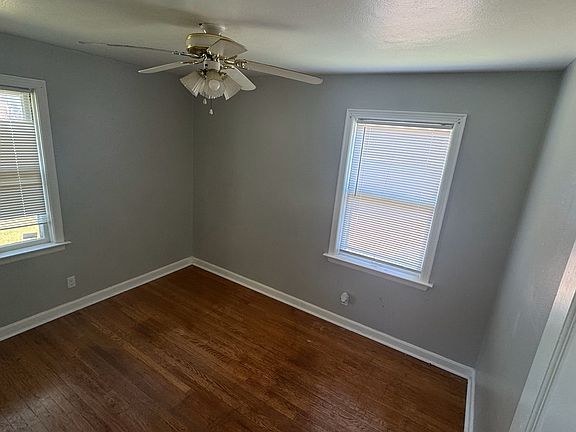 3rd image of 9425 Auburn Dr