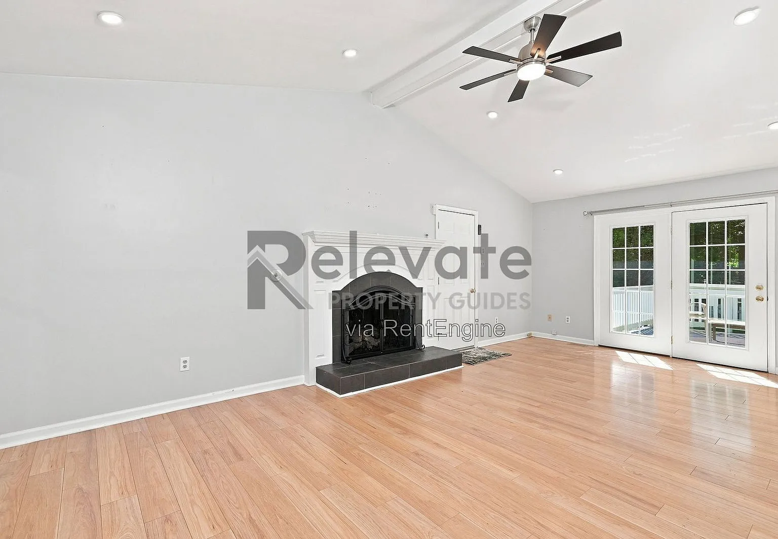 3 bed, 2.0 bath, 1414 sqft, $2,500 — Photo 2