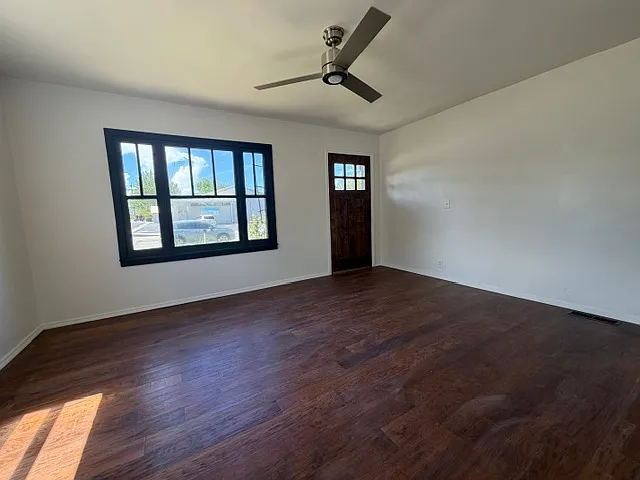 4 bed, $2,000 — Photo 2