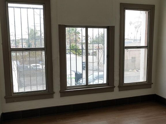 2nd image of 7914 S Vermont Ave #1/4