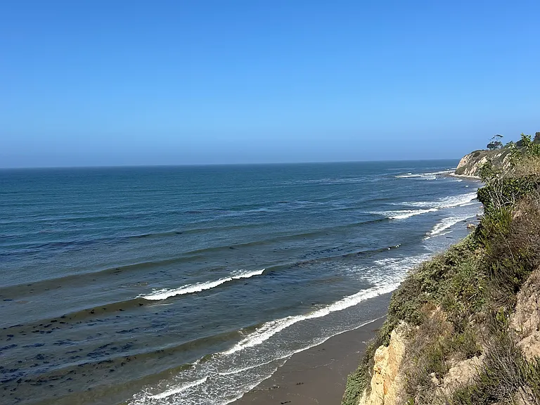 Gorgeous view of the cliffs and Pacific Ocean from the top of the Douglas Preserve. Just a block down from the house!