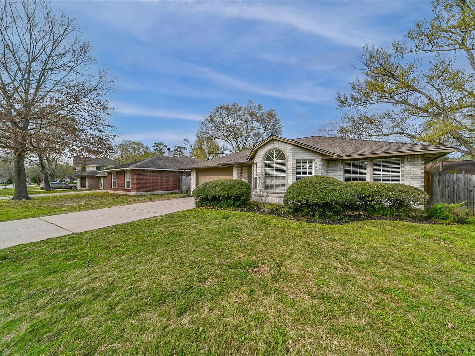 3 bed, 2.0 bath, 1531 sqft, $2,000 — Photo 3