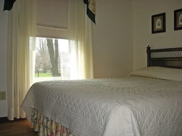 505 Sunrise Blvd, Kent, OH 44240
