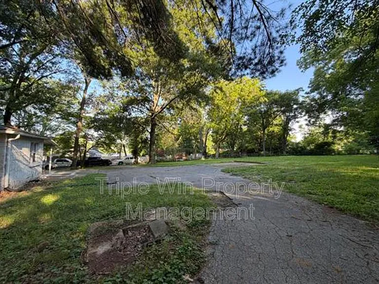 1911 Redman Rd — Photo 3