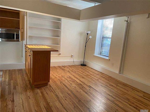 4th image of 3620 Bowne St APT B8