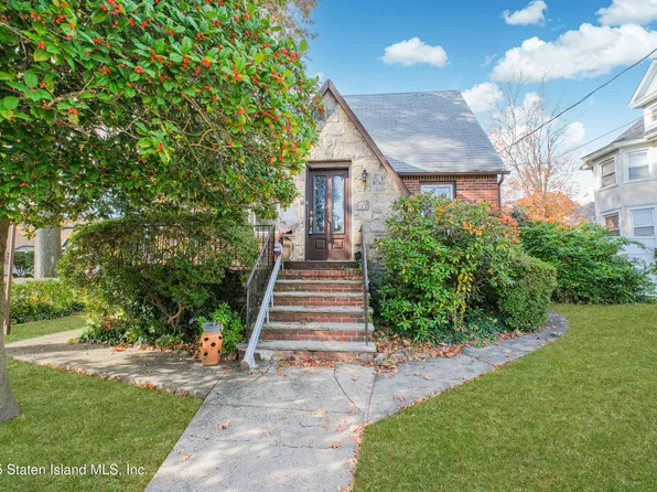 35 4th St, Staten Island, NY 10306