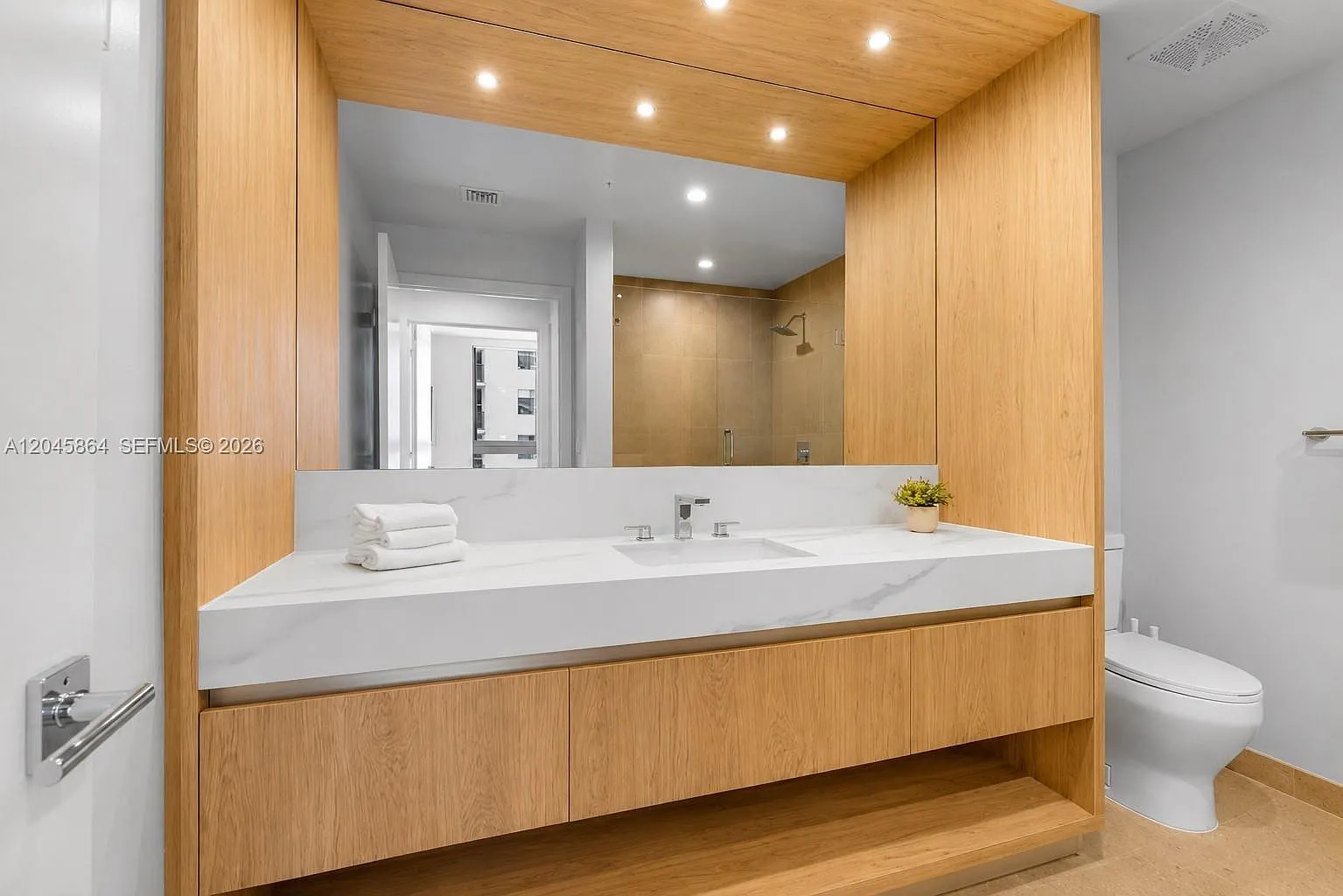 1 bed, 1.0 bath, 588 sqft, $3,300 — Photo 1