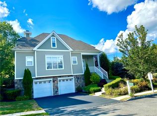 2 Eagles Way, Middletown, NY 10940