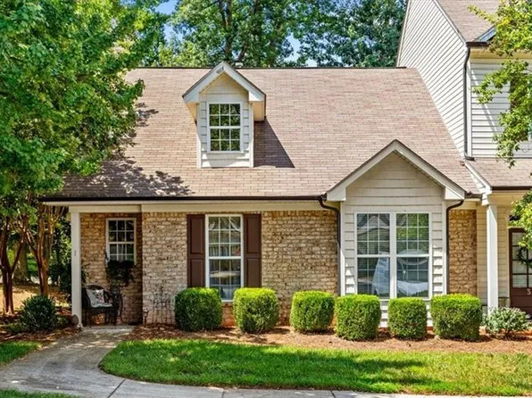 1 Nandina Dr, Greensboro, NC 27455