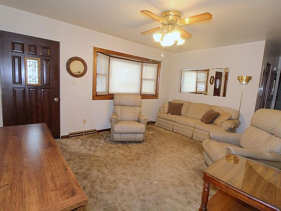 2nd image of 1611 E Ridgeway Ave