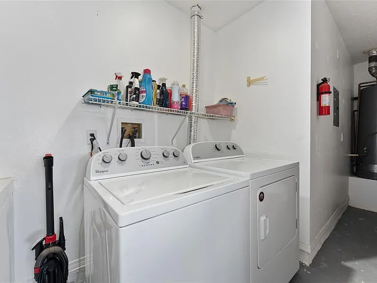 271 Indian Point Cir — Photo 18