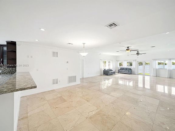 5th image of 2465 NE 209th Ter