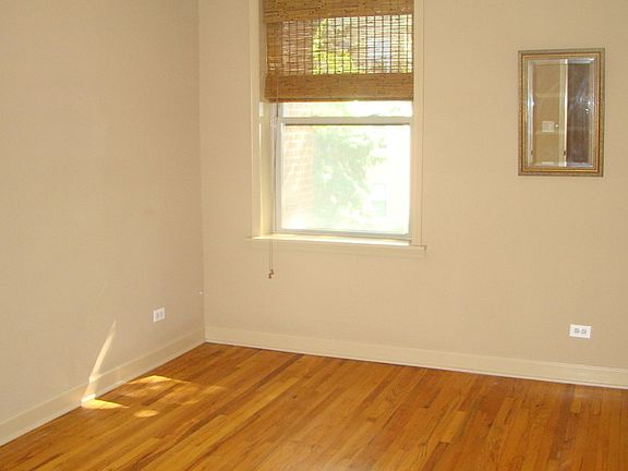 3rd image of 4418 N Rockwell St #2