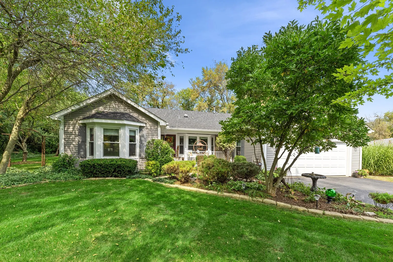 702 Deer Ln photo 1
