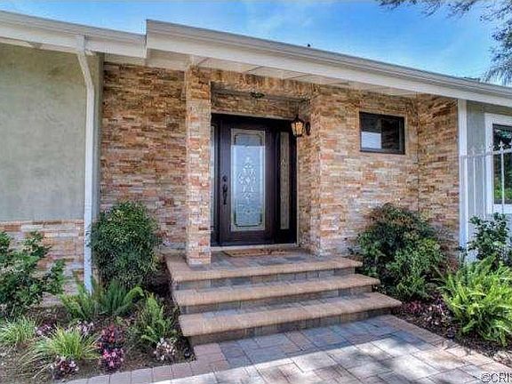 2nd image of 4611 White Oak Pl