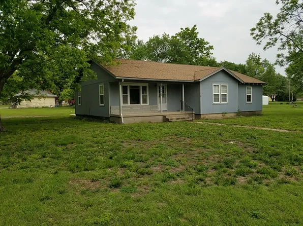322 N Poplar St, Eureka, KS 67045