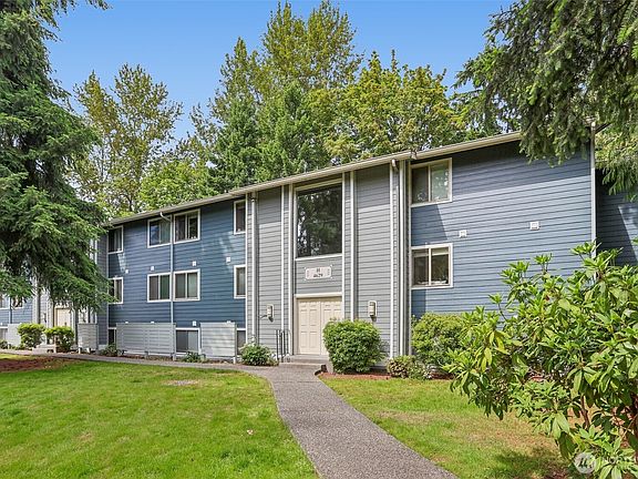 3rd image of 4629 W Lake Sammamish Parkway SE #H206