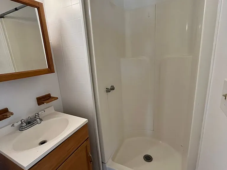 914 Grant Ave Erie PA 16505 — Photo 2