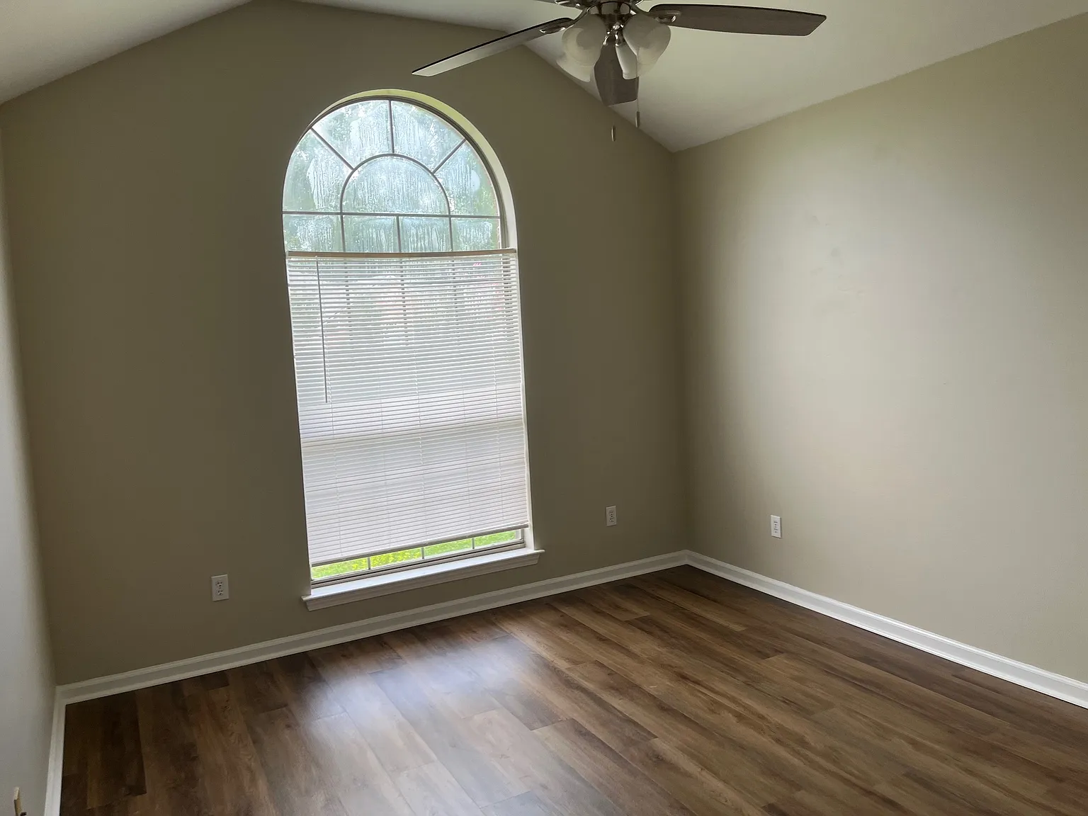 27 Emerald Circle - 1 — Photo 2