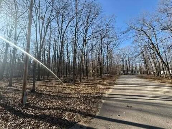 121 Burlington Dr, Roscommon, MI 48653