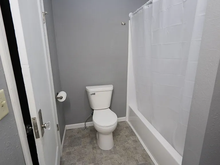 1403 E Lincoln Ave #2 — Photo 6
