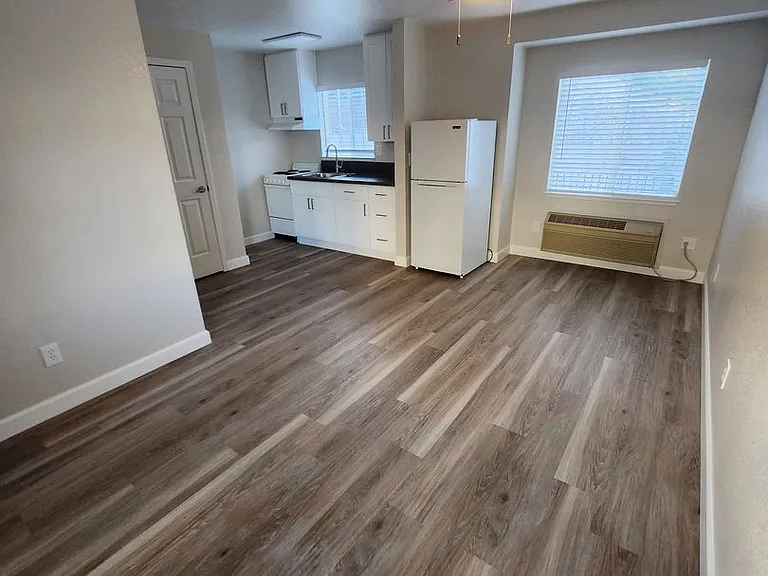 Stonecreek Apartments — Photo 2