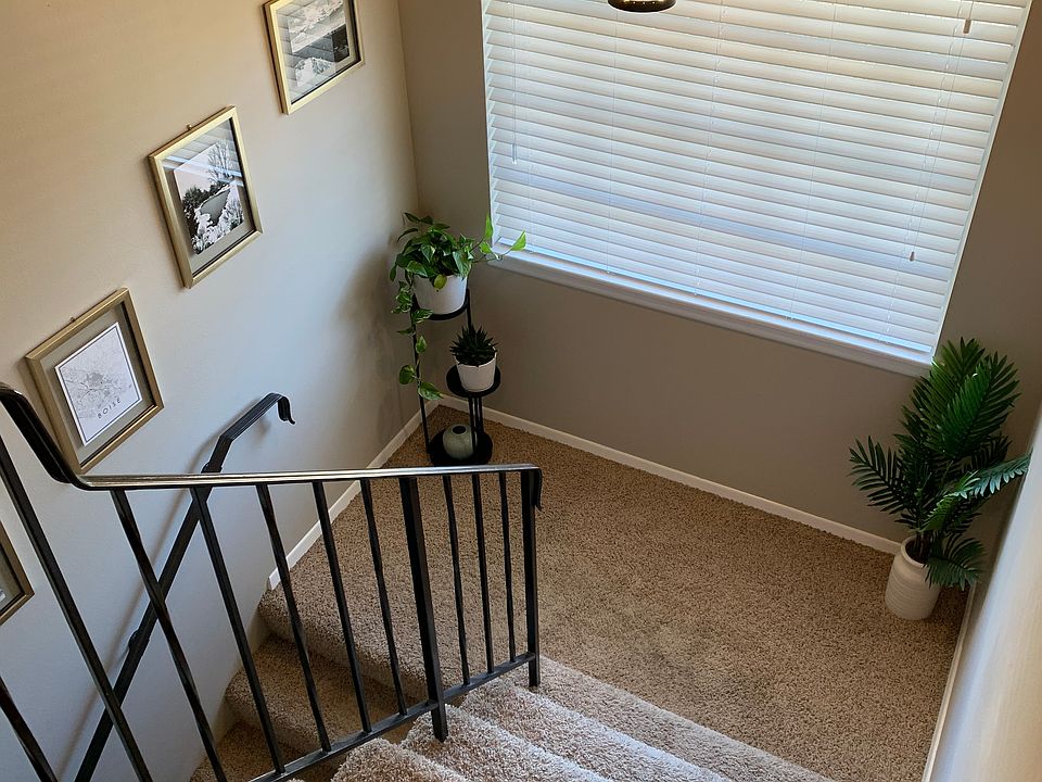Entry Stairwell