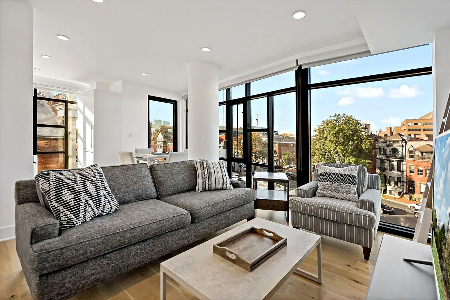 2 bed, 2.0 bath, $8,266 — Photo 2