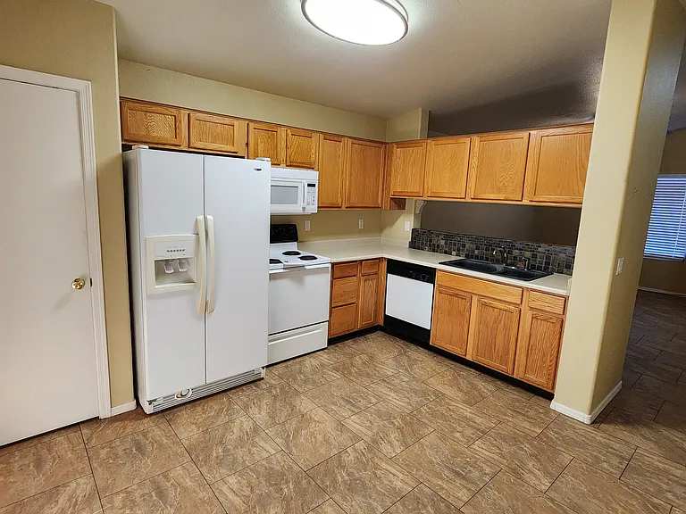 1868 S Pinto Dr — Photo 8