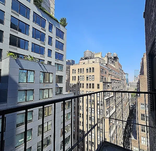 214 W 30th St #6 — Photo 13