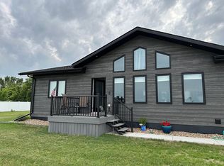 716 Park St, Bottineau, ND 58318