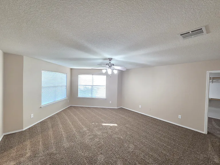 8138 Mossberg Dr — Photo 27