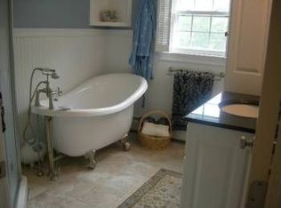 85 Litchfield Rd, Londonderry, NH 03053