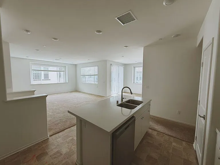 5585 Kate Way #6 — Photo 20