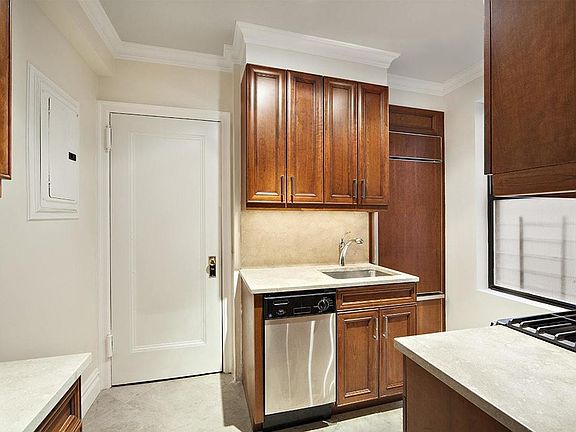 5th image of 98 Riverside Dr #11E