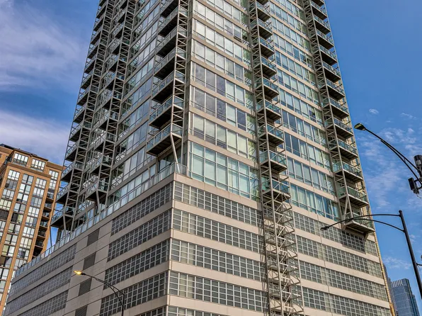 653 N Kingsbury St APT 806, Chicago, IL 60654