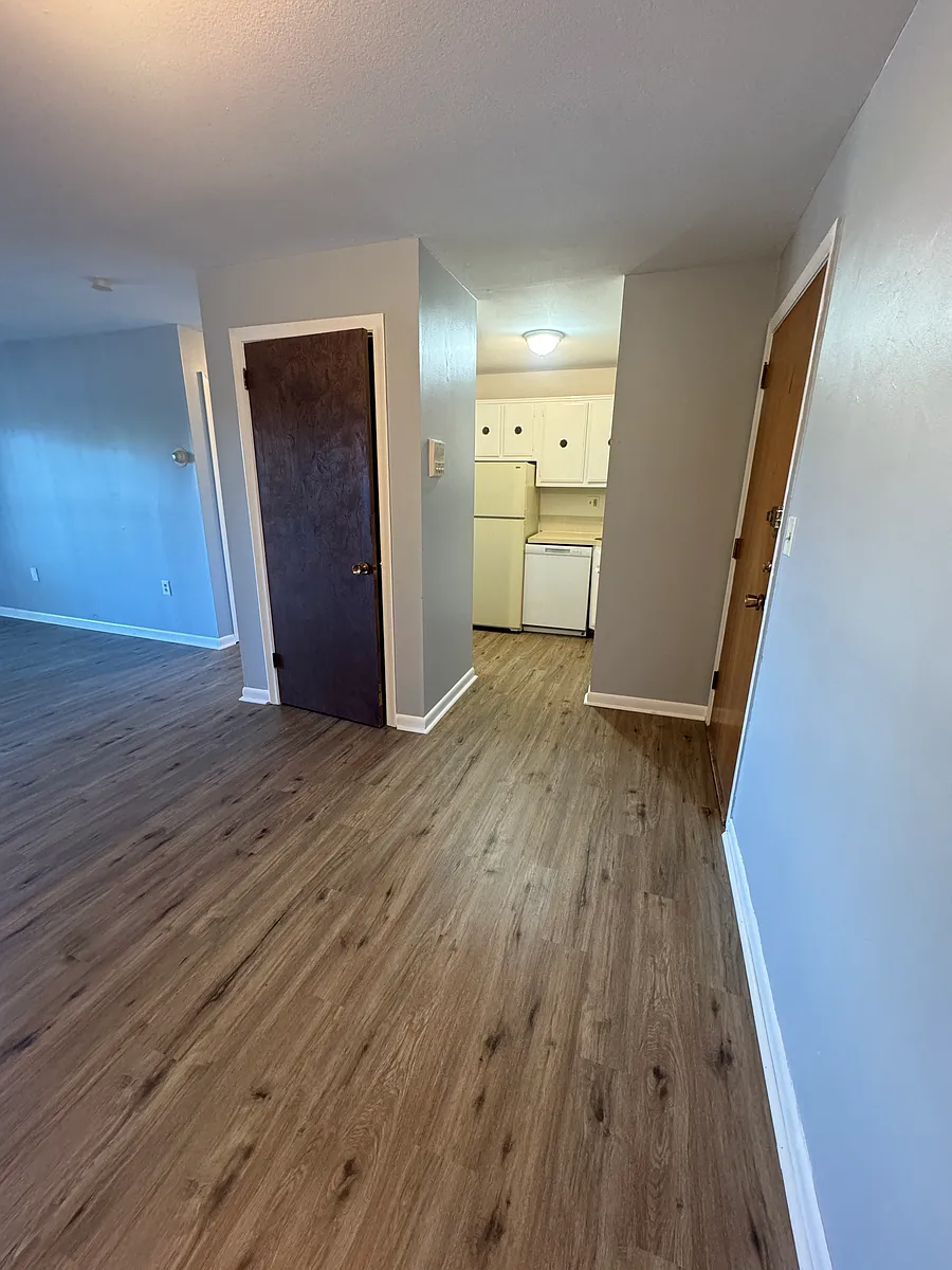 Building Photo - 633 Prospect Ave