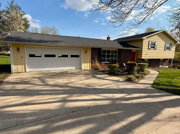 490 Windy Woods Dr, Hamilton, IL 62341