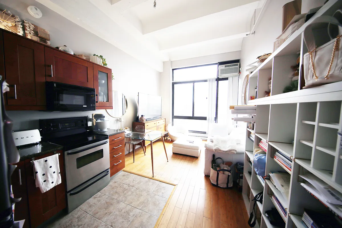 Building Photo - 12 Stoneholm St #512