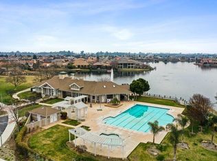 10957 Bernadine Ave, Clovis, CA 93619