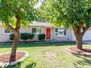 19037 Black Oak Ln, Redding, CA 96003